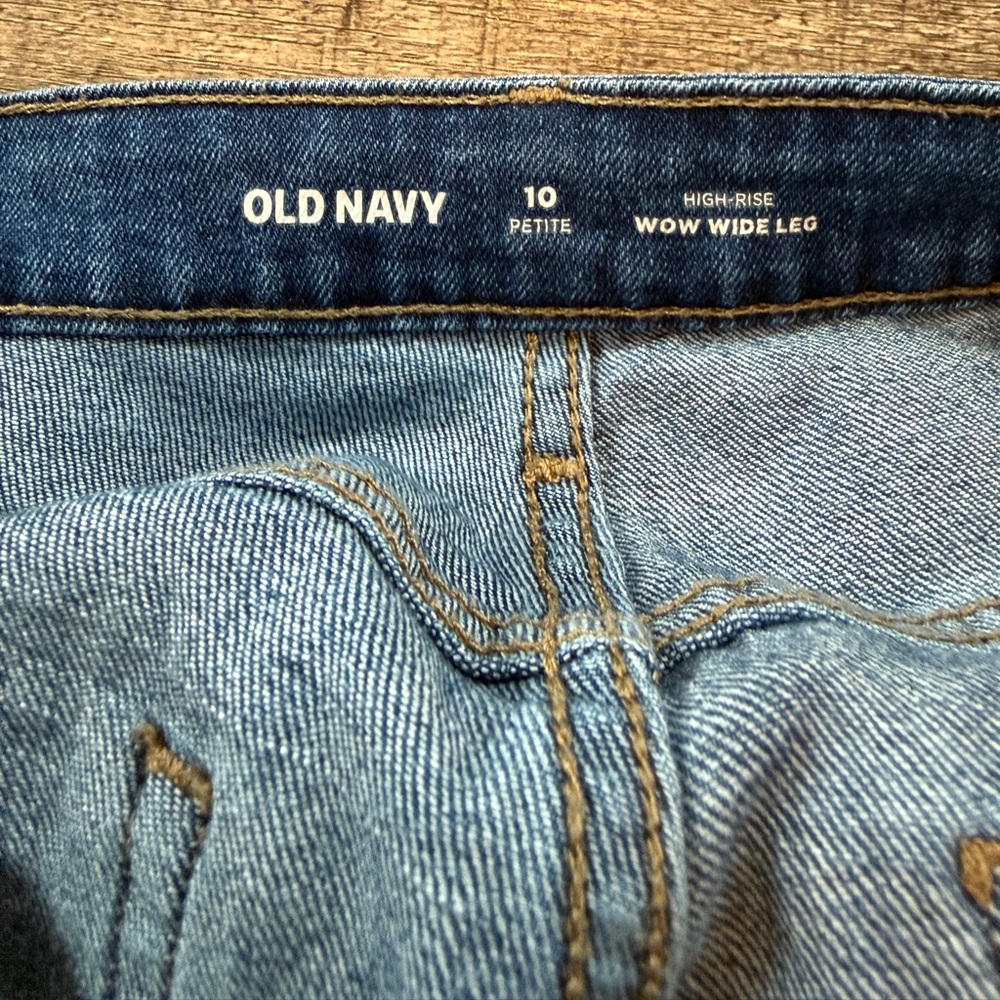 Old Navy high rise wide leg jeans. Size 10P, 28" inseam. EUC, like new. - Picture 6 of 7
